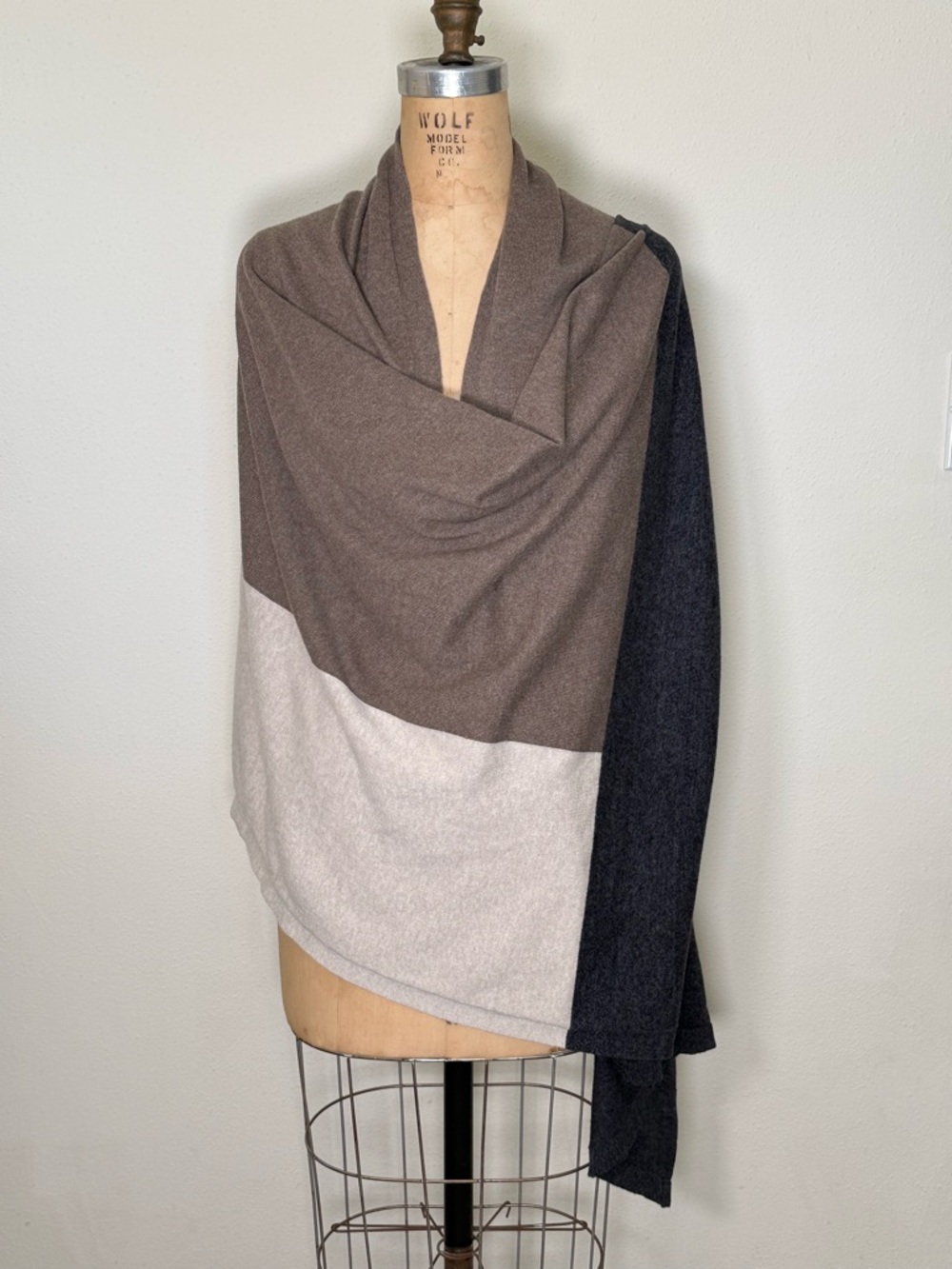 Zestt Organics Wrap Shawl Scarf Large Cotton Colorblock Travel Gray Tan 77"